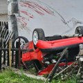 Jeziv prizor u Novoj Varoši! Auto probio ogradu i zakucao se u porodičnu kuću! (FOTO)