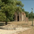 Pogled sa Titelskog brega: Tamo gde se spajaju ravnica, reka, prošlost i budućnost…