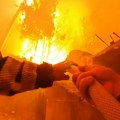 (Video) Snimak iz središta pakla! Kroz gust dim i zidove od vatre: Snimljena nadljudska borba vatrogasaca s vatrenom stihijom…