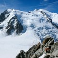 Gužve na Monblanu sve veće: Da li će planinari uskoro morati da rezervišu svoje mesto?