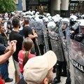 Sukob demonstranata i policije u Užicu, povređen snimatelj RTS-a