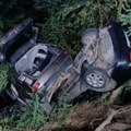 Teška saobraćajna nezgoda kod Priboja: tri automobila učestvovala u sudaru, više lica povređeno