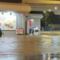 Nakon obilnih padavina Kragujevac pod vodom, ulicama teku potoci (VIDEO)