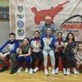 Karatisti Zadrugara odlični na međunarodnom turniru. Dunja Rajić, Milinović Helena i Kljajić Nađa zlatne Novi Sad -…