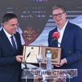 Vučiću u Stanarima uručena povelja počasnog građanina; Predesednik: Srbija će nastaviti da pomaže Srpsku