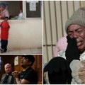 Potresne scene ljudskog beznađa Počela deportacija migranata vojnim avionima vezani lisicama čekaju ukrcavanje