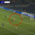 Au, šta je promašio Bukajo Saka! Ovo je šokiralo sve na stadionu, posle ovoga Arsenal više nije imao šanse