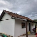Kuću od 50 kvadrata okruženu malinjacima prodaju za 37.000 evra! Blizu je magistrale, a evo šta još ide uz nju