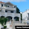 Vila češkog ljekara osumnjičenog za korupciju u Tivtu napuštena i pod ključem