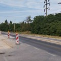 Ponovo problemi s mostom preko Velikog bačkog kanala Druga sanacija za dve godine radovi na delu asfalta gotovi do 10. Jula