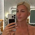 "Miševi kolo vode jer mačke nema" Karleuša nakon drame navukla bikini i pokazala telo koje na mestu "ubija"