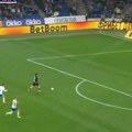 Izasšao je sam ispred golmana u 85. minutu i promašio titulu