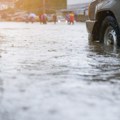 Ulice postale reke, automobili plivaju: Onda je zabeležena scena u Vrnjačkoj Banji koja vraća veru u ljude!