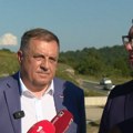 "Naša armija danas je pedesetostruko jača od JNA nekada" Vučić sa Dodikom na Petrovačkoj cesti: "Nikoga ne napadamo, ali ćemo…
