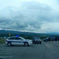 Teška saobraćajna nesreća u Vranju: Vozač mopeda zadobio povrede opasne po život posle sudara sa biciklom!