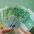 Vlasnici menjačnica: Pojačana kupovina evra počela mesec dana pred parlamentarne izbore