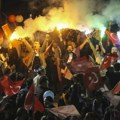 (VIDEO) „Jutro je, jutro je“ – hit i na izborima u Turskoj, na slavlju protivnika Erdogana i zastava SFRJ