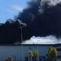 Избио пожар у фабрици у Апатину, локализован за сат времена