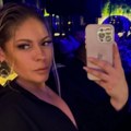 "Iskoristio me je da spavam s njim, a onda sam mu pevala na svadbi": Pevačica šokirala detaljima iz svoje intime: "Jako me je…