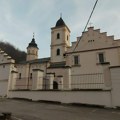 (Foto) mesto gde molitva pobeđuje Oko 1.000 dece izmoljeno od Boga pred čudotvornom ikonom, Monahinje Beočinskog manastira…