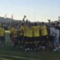 Prava svetkovina: Pune tribine vernih navijača i dobra igra ponosnih finalista! Sve lepo - bravo!