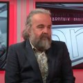 Preteća poruka književniku Miljenku Jergoviću ispisana na zgradi u kojoj živi u Zagrebu