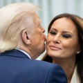 Melanija Tramp planira da ozbiljno zaradi na Božiću: Lansirala „Kolekciju 250“ – evo šta se krije iza svega (FOTO)