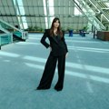 Kao sa modne piste: Emina Jahović u crnom zablistala u prestonici (foto)
