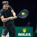 Zverev se mučio, ali prošao u treće kolo Pariza