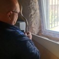 (Видео) Оставили отворен прозор, нису ни слутили ко им је био у кући целе ноћи! Ујутру затекли шок призор: "Ау, баш је велика!"…