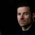 Ćabi Alonso novi trener Čelsija: Španski stručnjak sa "plavcima" potpisao ugovor do juna 2030. godine