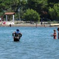 Poznato odakle su devojčice (9 i 11) koje su nastradale na plaži na Jadranskom moru.