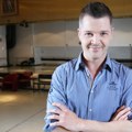 Ima svoj stan, a voli da živi kod oca: Pevač tvrdi da ujutru imaju poseban ritual, a evo i gde mu se nalazi nekretnina
