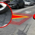 Tačno ovde! Evo gde točkom "nagaziti" ispred semafora kako bi se upalilo zeleno svetlo: U suprotnom ne mrdate