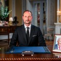 Novi kralj Norveške Hakon VIII odao počast svome ocu, preminulom kralju Haraldu