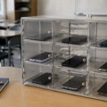 Poljska od danas zabranila mobilne telefone u školama