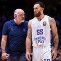 Efes u strahu zbog Majka Džejmsa