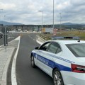 Filmska potera na auto-putu: Bežao od policije u kontra smeru, brza akcija sprečila katastrofu