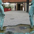 Prag čuva kafkin muzej, skulpture, spomen-ploče...: Tragovi u malom krugu