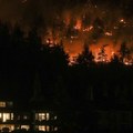 Naglo se proširio požar u Kanadi: Proglašena vanredna situacija, evakuacija čekaju na hiljade ljudi (foto/video)