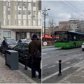 Bahato ponašanje vozača ambasade u centru Beograda: Parkirao vozilo i blokirao saobraćaj 45 minuta VIDEO