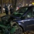 Automobilom se zakucao u zgradu u Nišu! Vozilo uništeno, vožač prevezen u bolnicu (video)