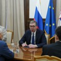 Vučićev avion u Bakuu čeka dozvolu za nastavak leta