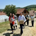 Ministarka za brigu o porodici i demografiju obišla opštinu Bujanovac i uručila poklone i paket humanitarne pomoći