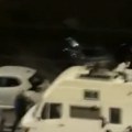 Uznemirujući snimak: Srbin koji je ubio ženu i ćerku puca na specijalce u Beču – horor na ulici! (video)