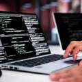 Prosečne julske neto plate programera premašile 300.000 dinara