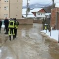 Ibar se izlio u severnom delu Kosovske Mitrovice, evakuisano desetak osoba