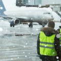 Otkazani letovi na aerodromu u Beču, zatvoreni putevi zbog obilnih padavina: Snežni haos paralisao Austriju