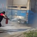 Zapalio se autobus u Sremskoj Kamenici! Brzom reakcijom vozača sprečena tragedije (video)