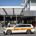 Troje izbodeno nožem na železničkoj stanici, napadač uzvikivao „Alahu akbar"